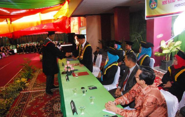 Wisuda AKBP-STIE"KBP" Periode II 2015/2016